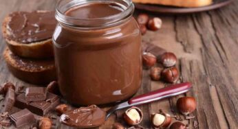 Ma quale Nutella, la crema alla nocciole la facciamo in casa e senza zucchero: mangiala anche a dieta